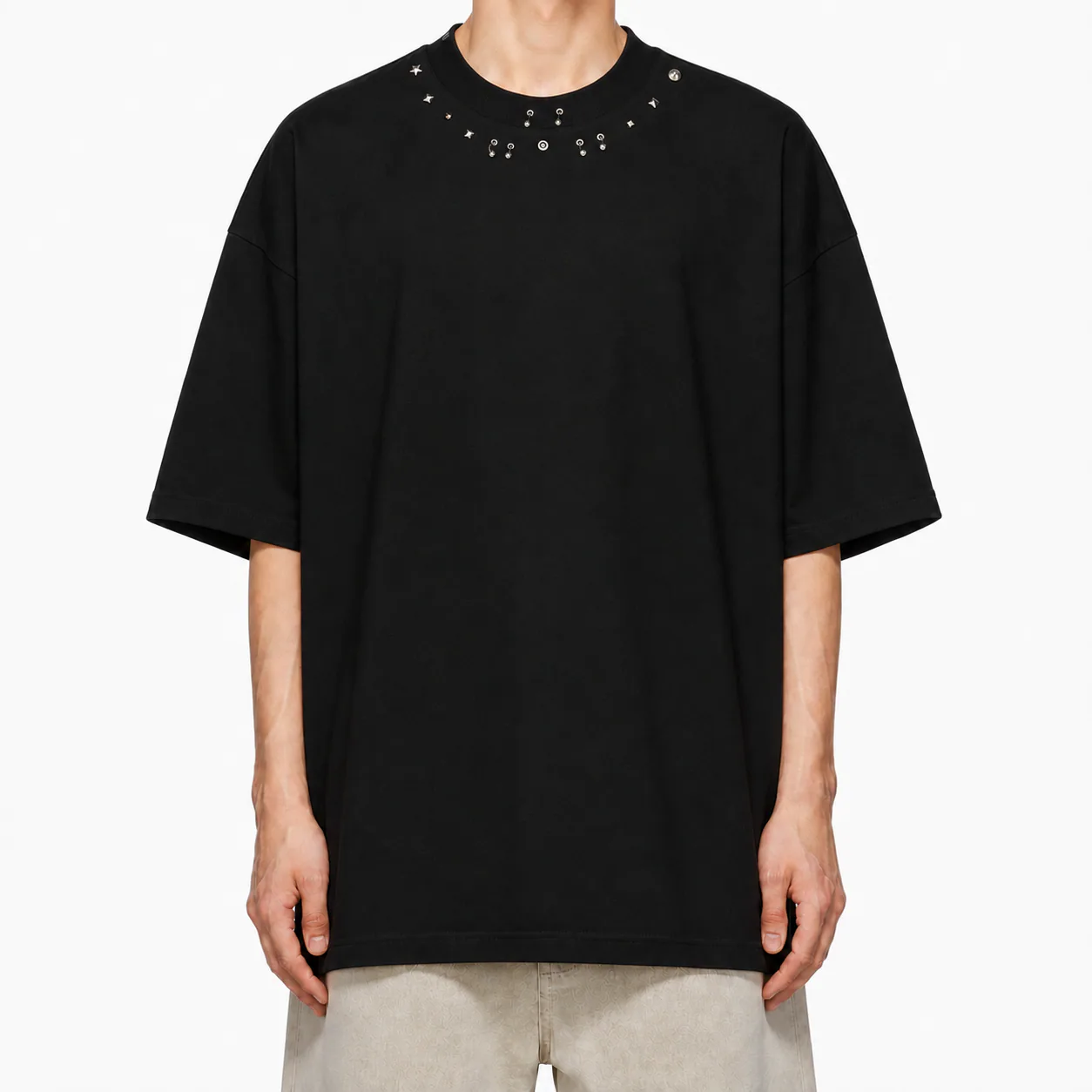 Tricou Bărbați Negru Oversized cu Mix de Ținte Metalice