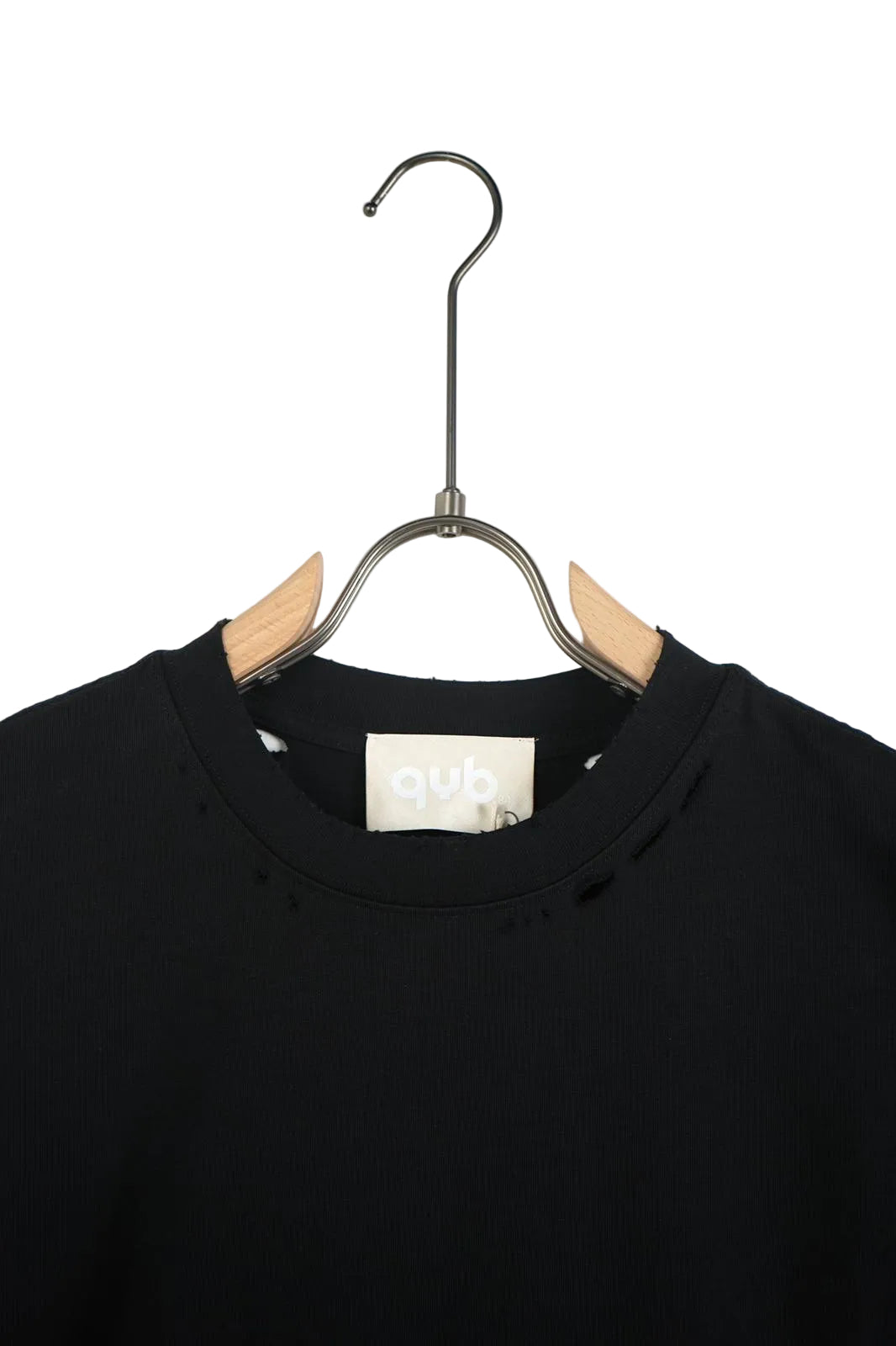 Tricou negru bumbac cu efect de uzură și rupturi fine, design unisex pentru un look rock-chic modern
